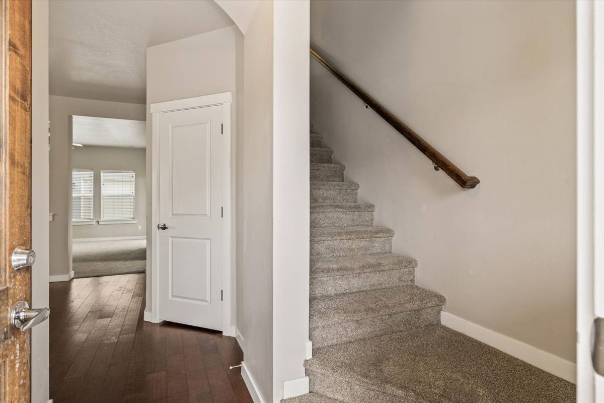 Apartment for rent at 352 E Idaho St, Eagle, ID 83616