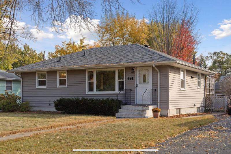 House for rent at 481 10th Ave NW, Saint Paul, MN 55112