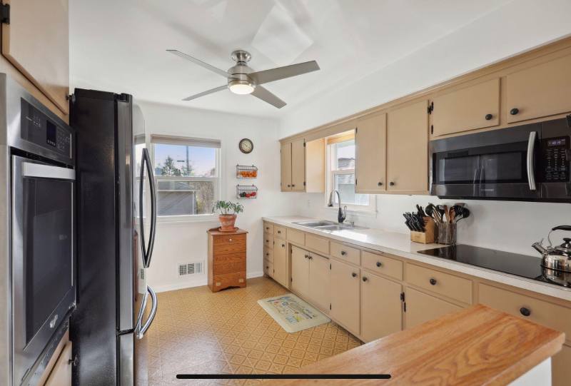House for rent at 481 10th Ave NW, Saint Paul, MN 55112