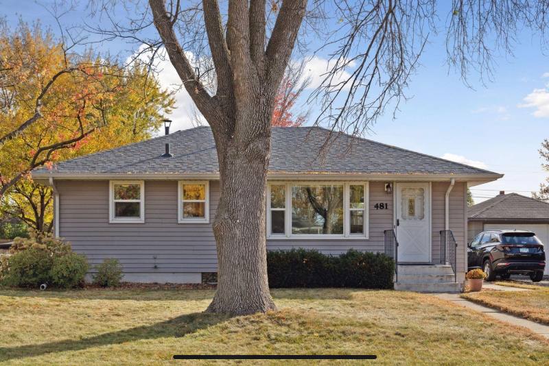 House for rent at 481 10th Ave NW, Saint Paul, MN 55112