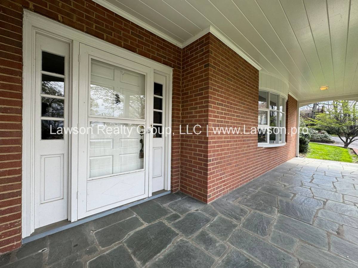 House for rent at 3074 Carolina Ave SW, Roanoke, VA 24014
