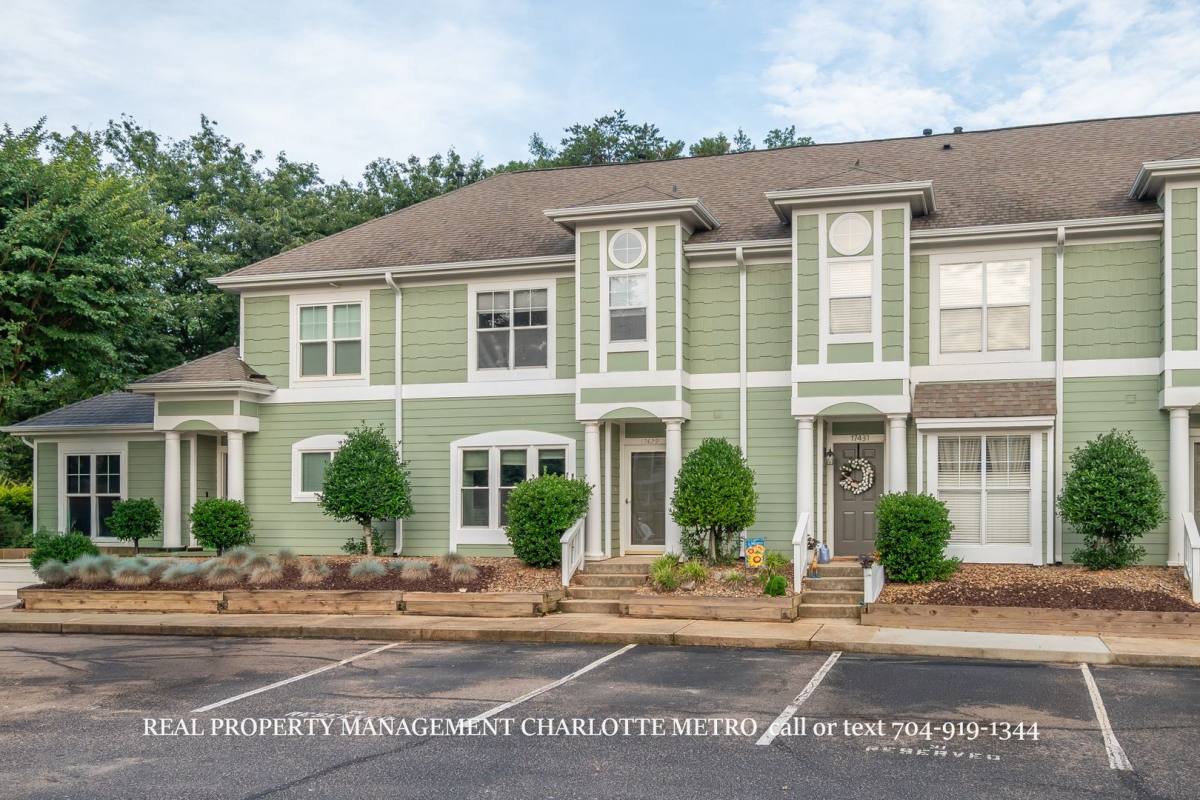 Townhouse for rent at 17429 Tuscany Lane, Cornelius, NC 28031