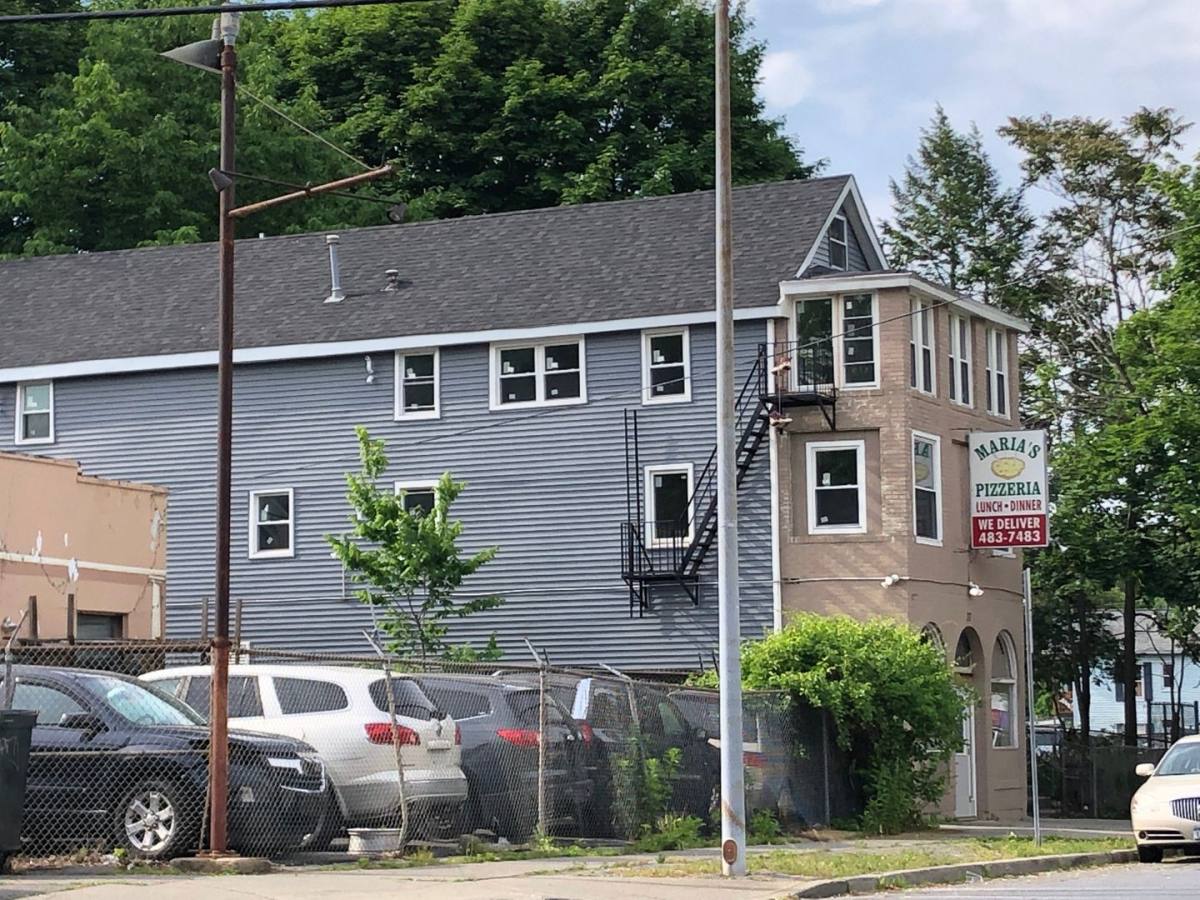 37 N Clinton St, Poughkeepsie, NY 12601 - Apartment for Rent - Image 2
