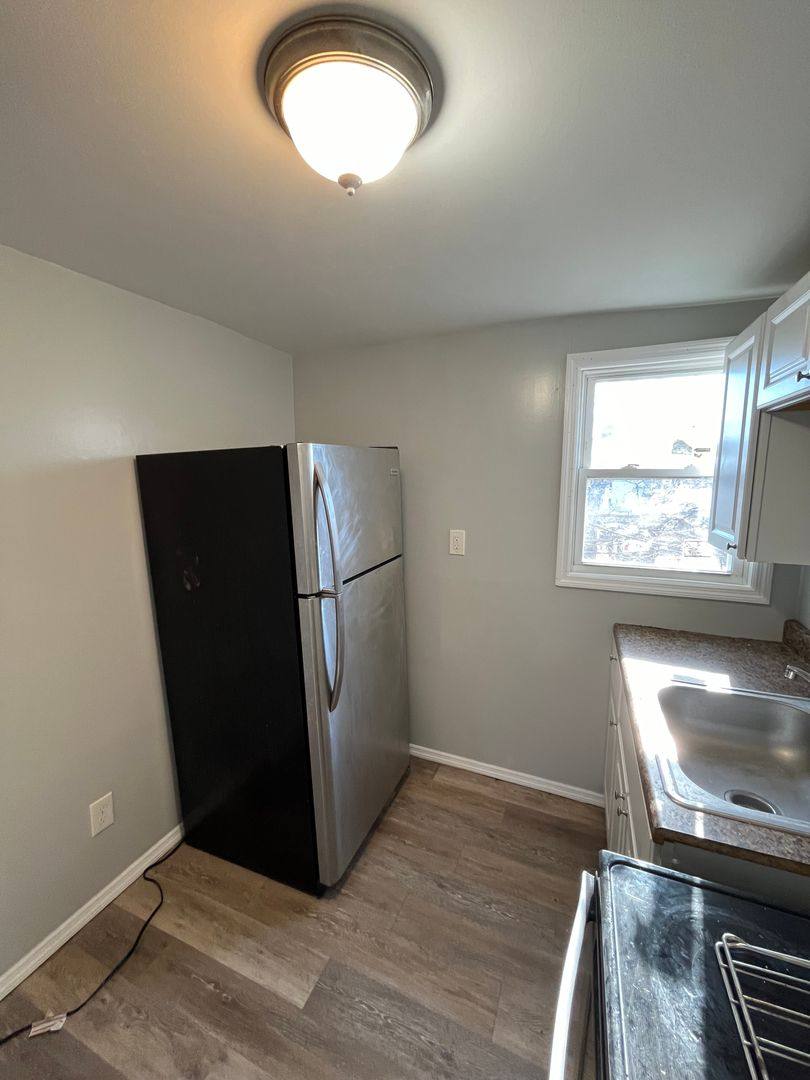 37 N Clinton St, Poughkeepsie, NY 12601 - Apartment for Rent - Image 4
