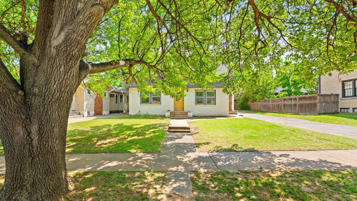 Apartment for rent at 318 NW 27th St, Oklahoma City, OK 73103