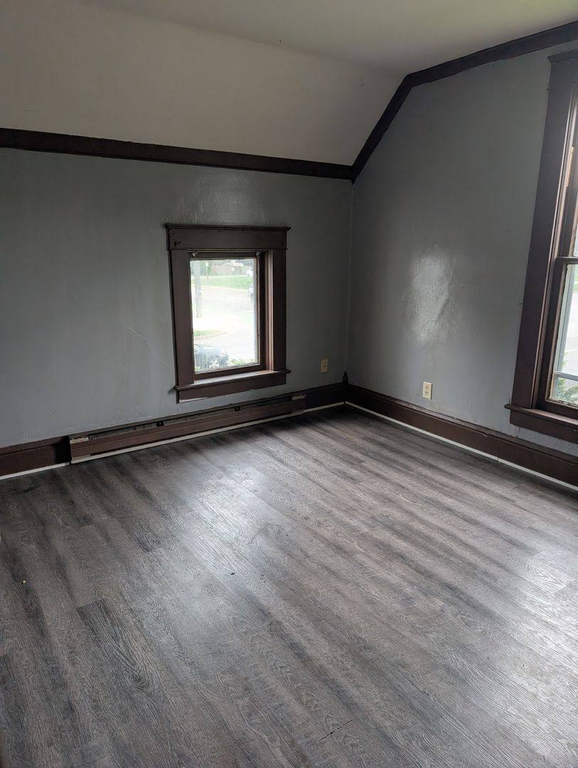 Apartment for rent at 604 Middlebury St, Elkhart, IN 46516