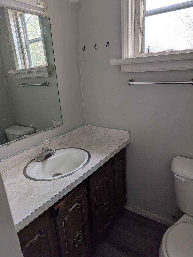 Apartment for rent at 604 Middlebury St, Elkhart, IN 46516