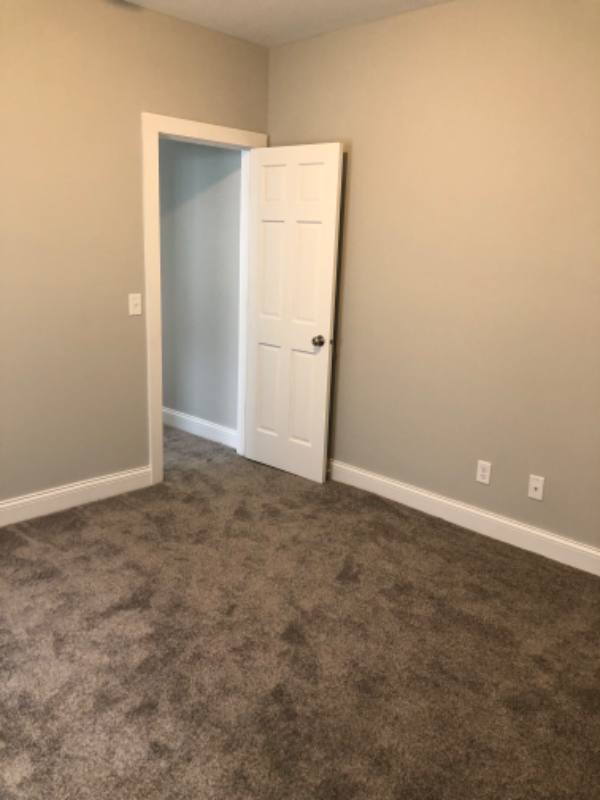 Apartment for rent at 619 Mendota St #2, Saint Paul, MN 55106