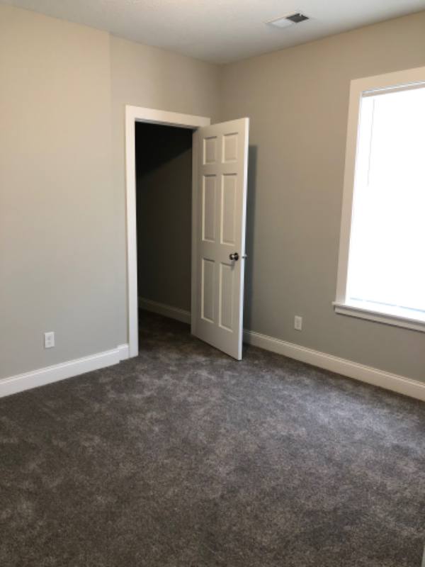 Apartment for rent at 619 Mendota St #2, Saint Paul, MN 55106