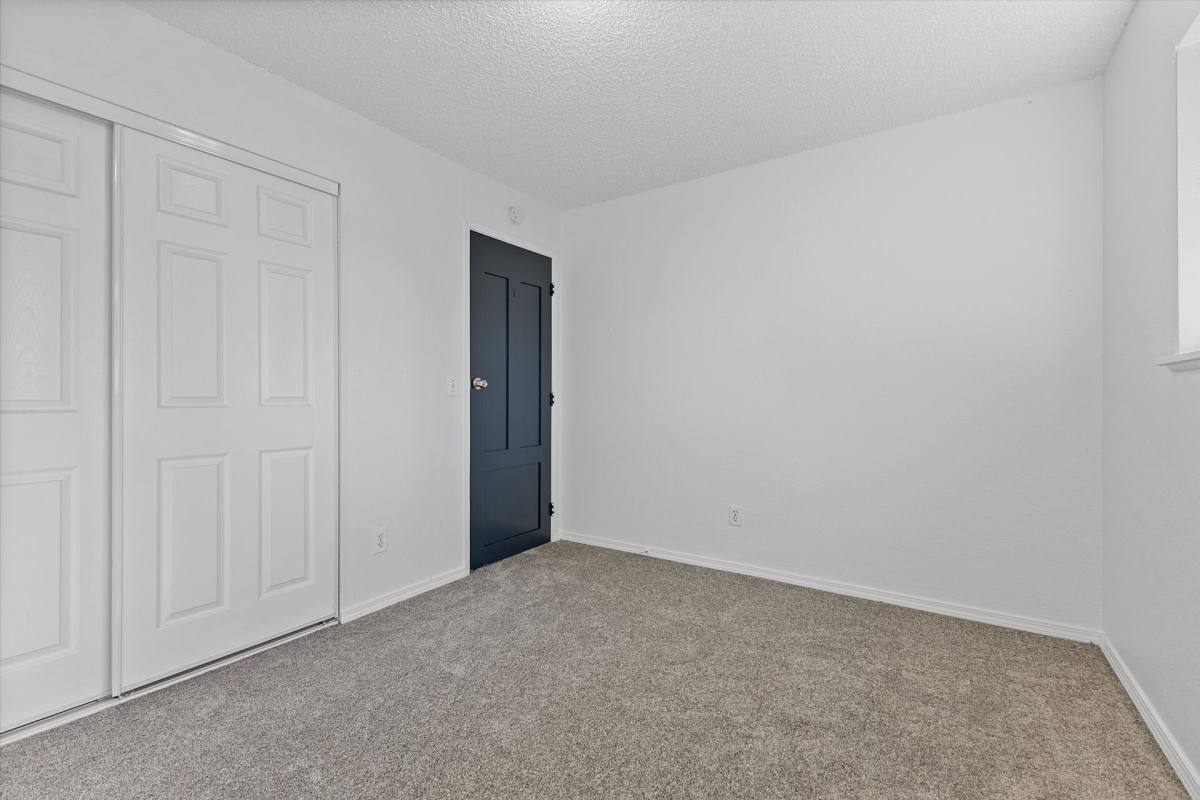 Apartment for rent at 100 NE 162nd Ave, Portland, OR 97230