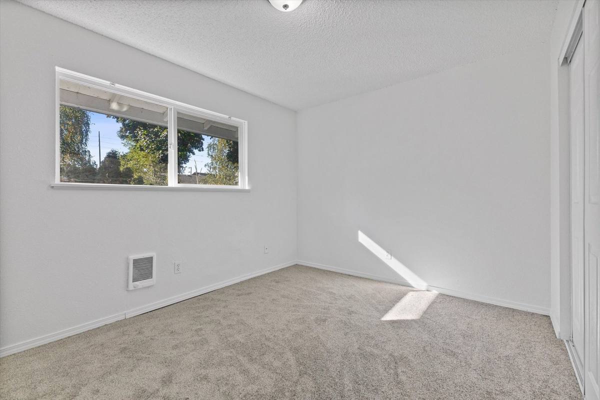 Apartment for rent at 100 NE 162nd Ave, Portland, OR 97230