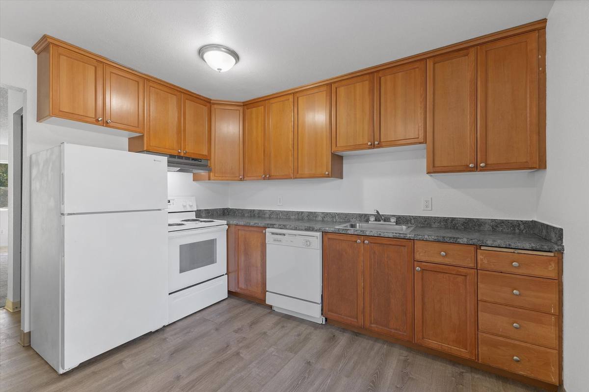 Apartment for rent at 100 NE 162nd Ave, Portland, OR 97230