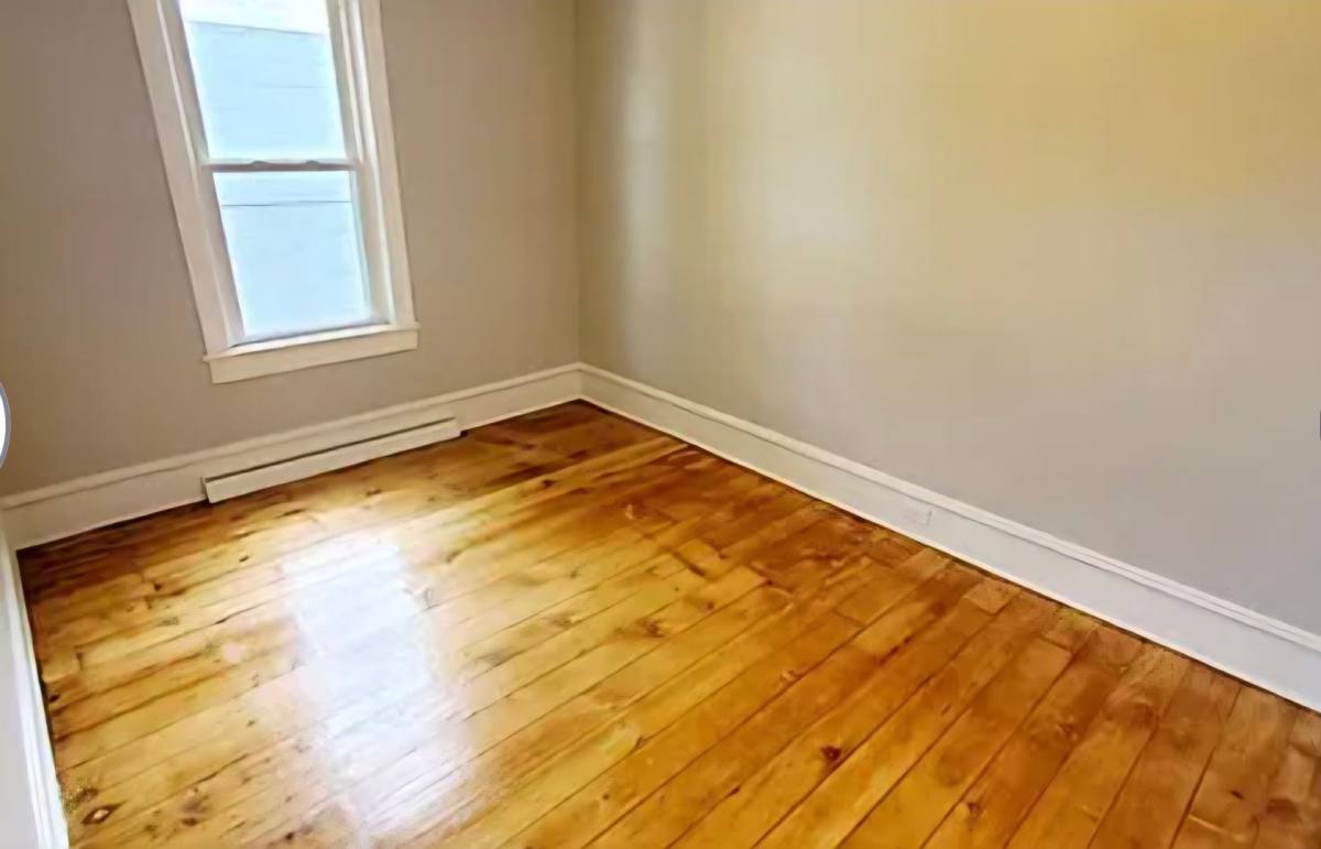 Townhouse for rent at 850 Fulton St W, Grand Rapids, MI 49504