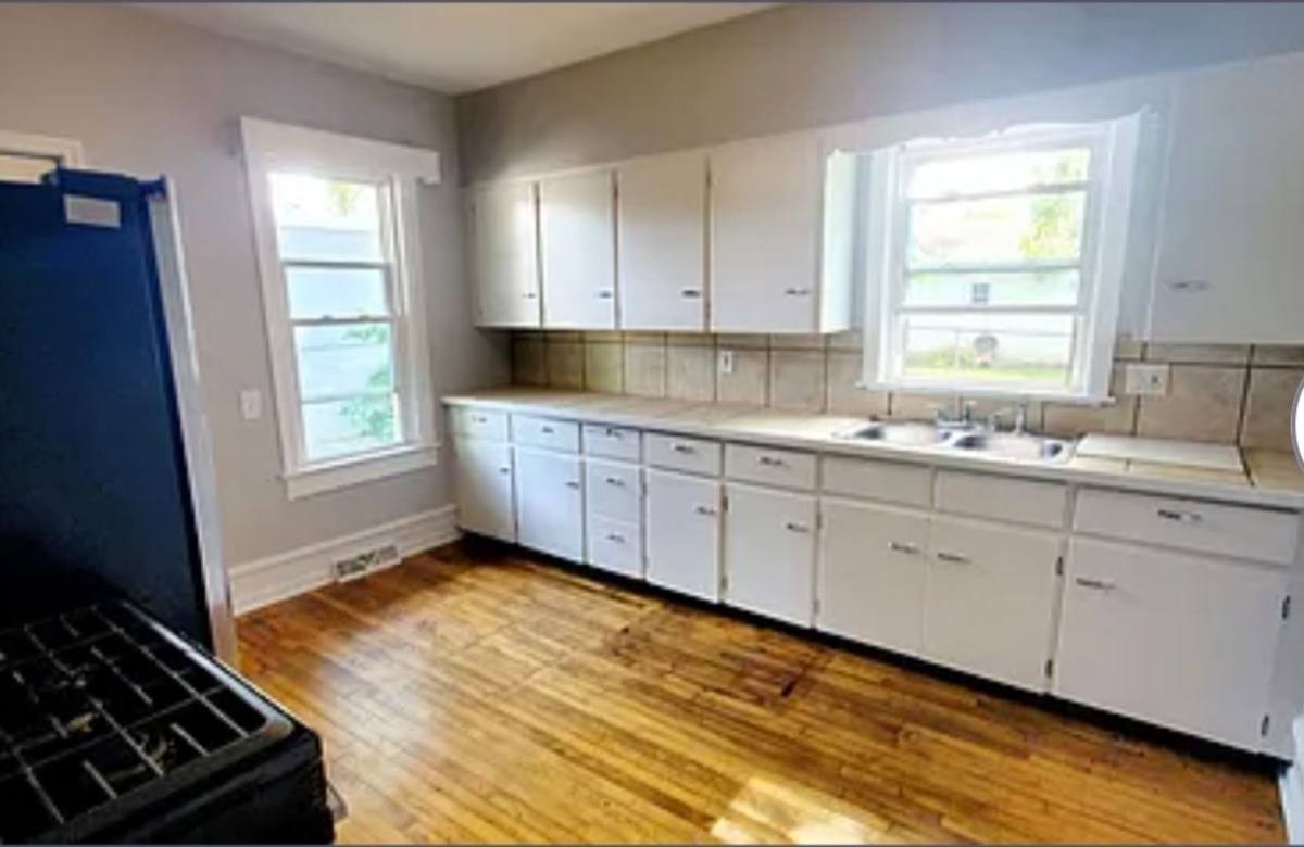 Townhouse for rent at 850 Fulton St W, Grand Rapids, MI 49504