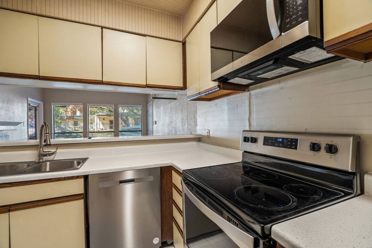 Apartment for rent at 807 W 25th, Austin, TX 78705