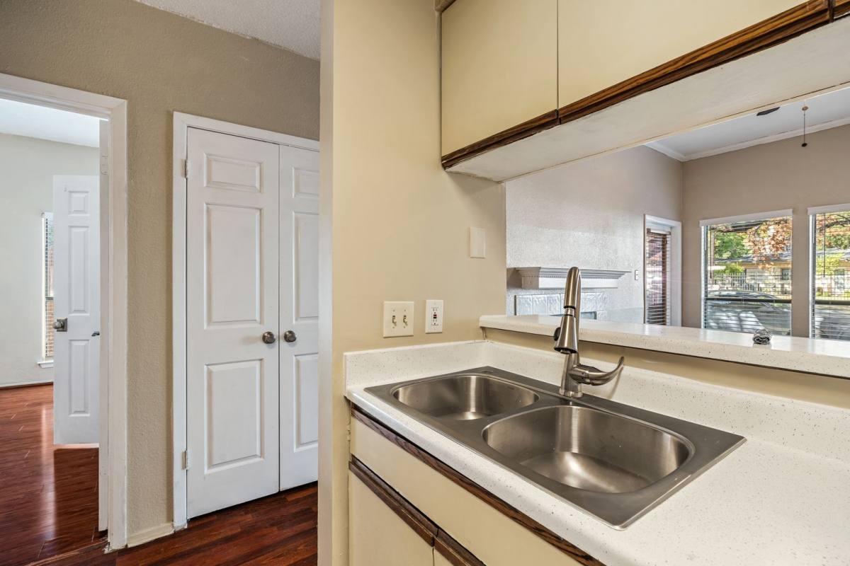 Apartment for rent at 807 W 25th, Austin, TX 78705