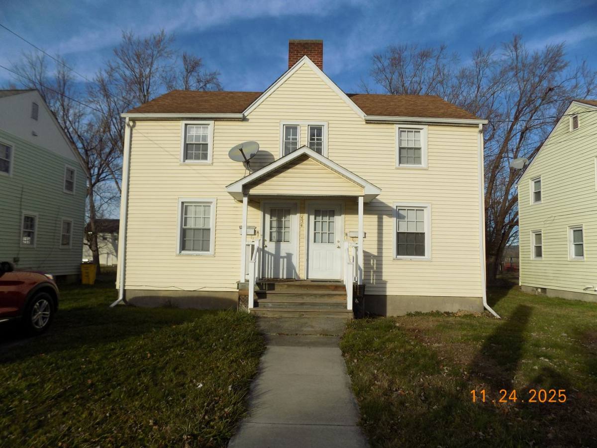 Apartment for rent at 454 Albert St, Elmira, NY 14904