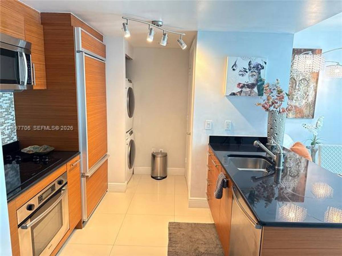Apartment for rent at 50 Biscayne Blvd, Miami, FL 33132