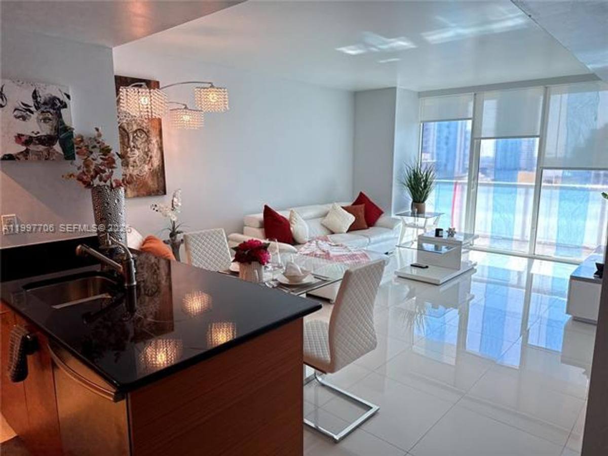Apartment for rent at 50 Biscayne Blvd, Miami, FL 33132