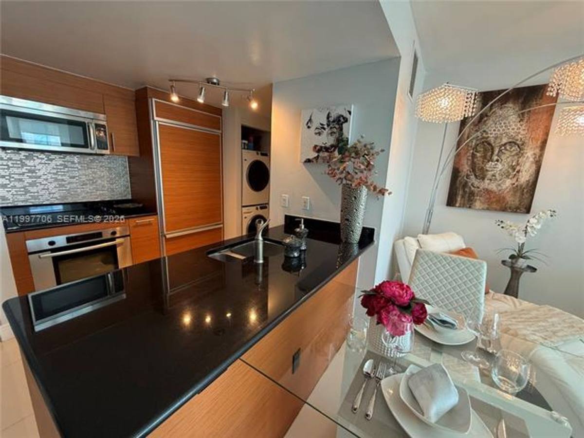 Apartment for rent at 50 Biscayne Blvd, Miami, FL 33132