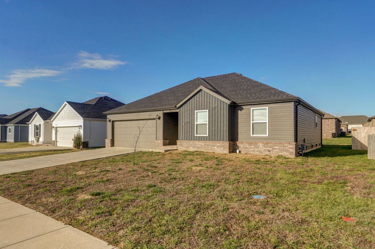 House for rent at 419 W Barcelona St, Republic, MO 65738