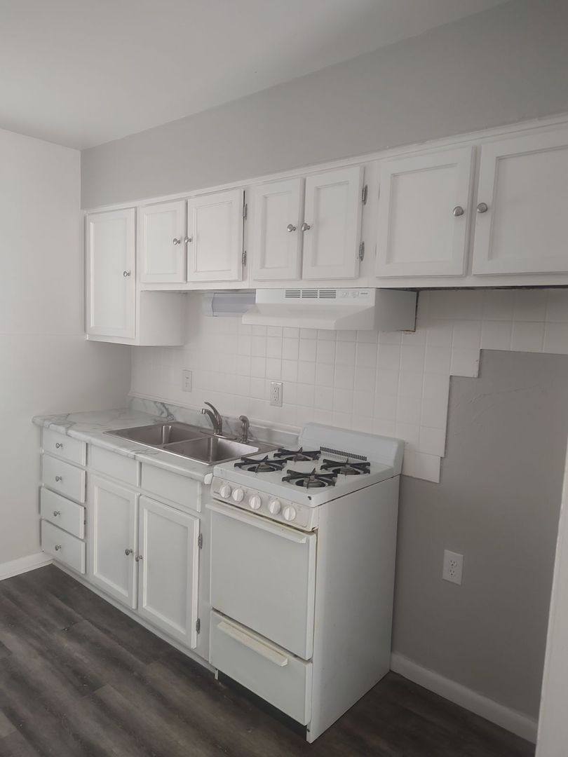 Apartment for rent at 1707 Huntington Dr, Bloomington, IN 47401