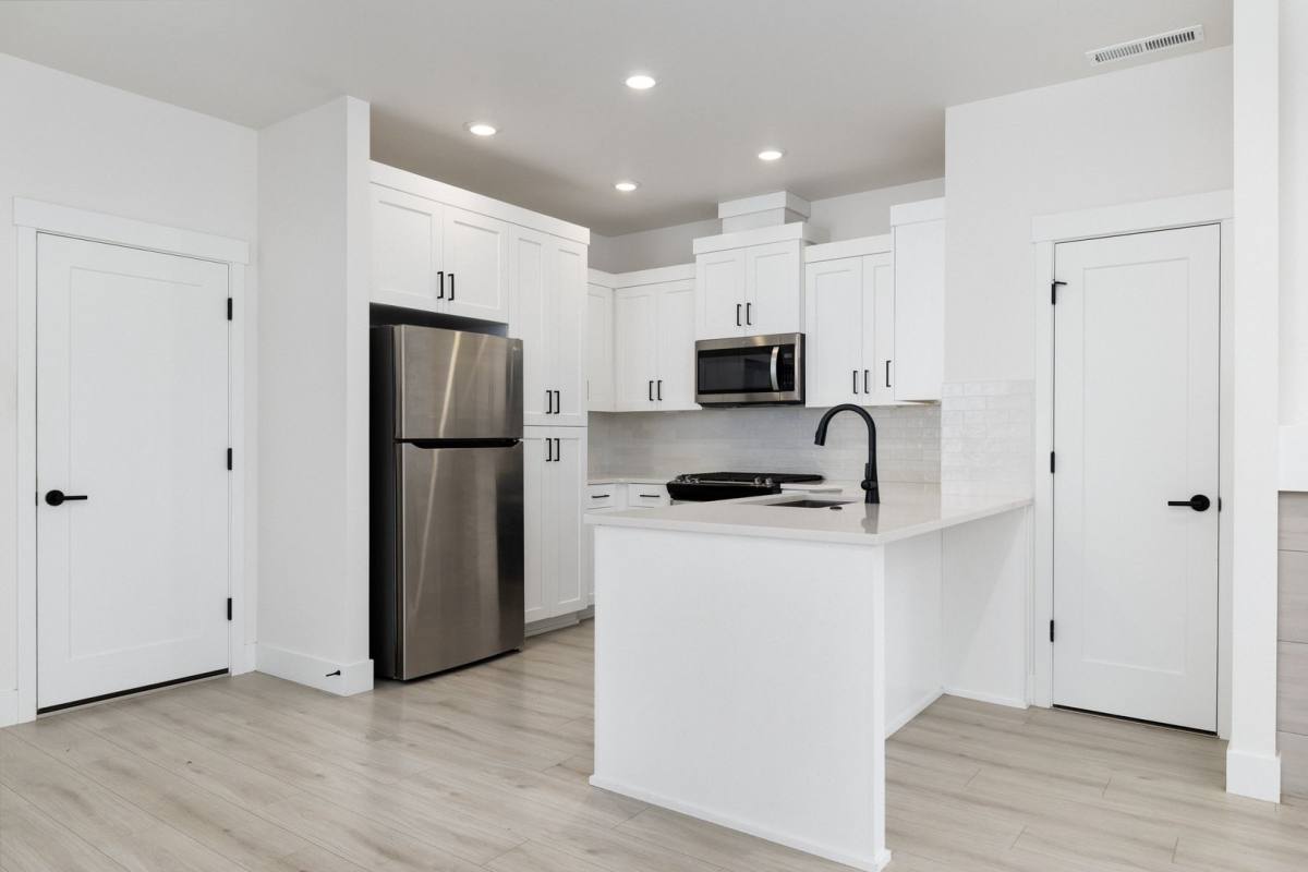 Townhouse for rent at 20869 SE Denver Dr, Bend, OR 97702