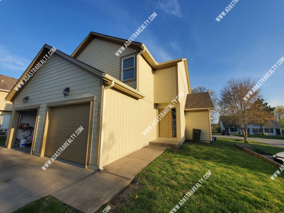 Townhouse for rent at 304 N 9th St #B, Louisburg, KS 66053