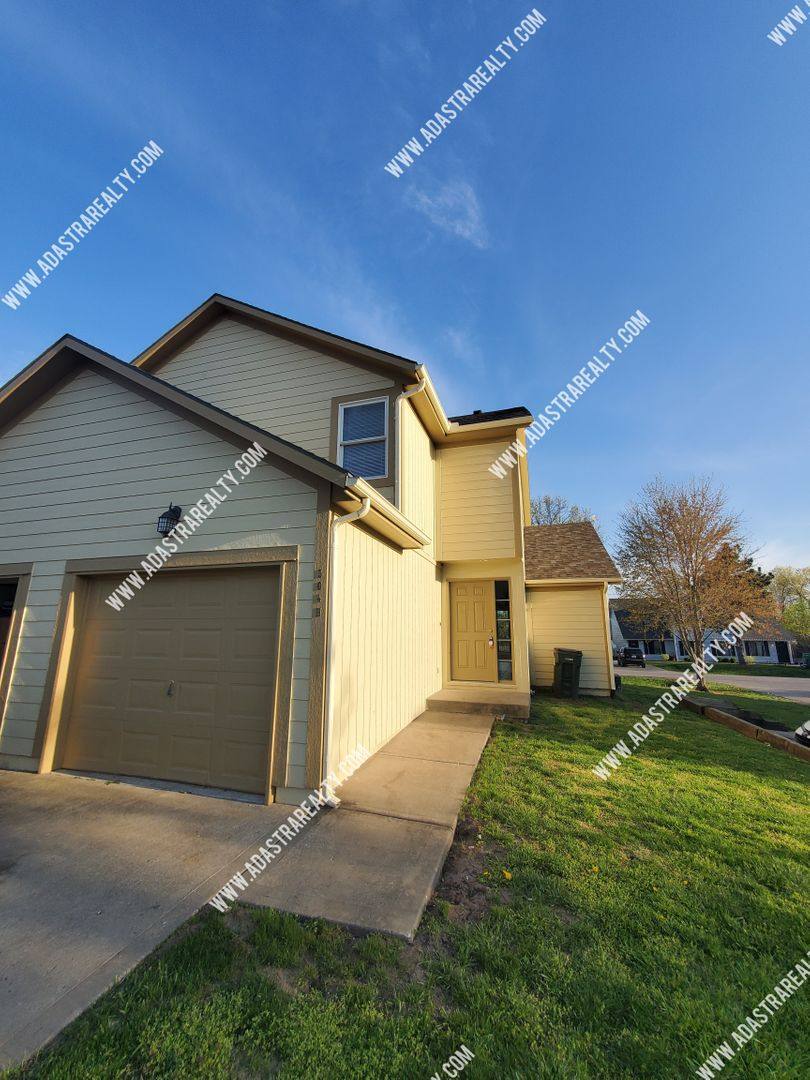 Townhouse for rent at 304 N 9th St #B, Louisburg, KS 66053