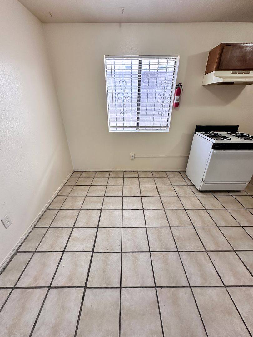 Apartment for rent at 3800 Flora Vista Ave SW, Albuquerque, NM 87121