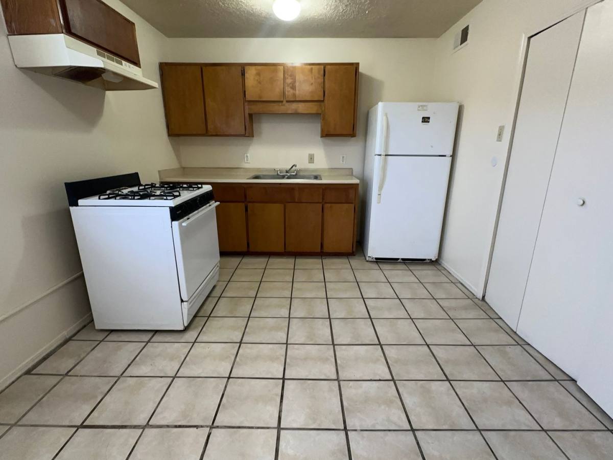 Apartment for rent at 3800 Flora Vista Ave SW, Albuquerque, NM 87121