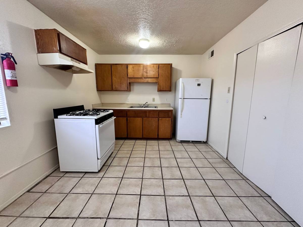 Apartment for rent at 3800 Flora Vista Ave SW, Albuquerque, NM 87121
