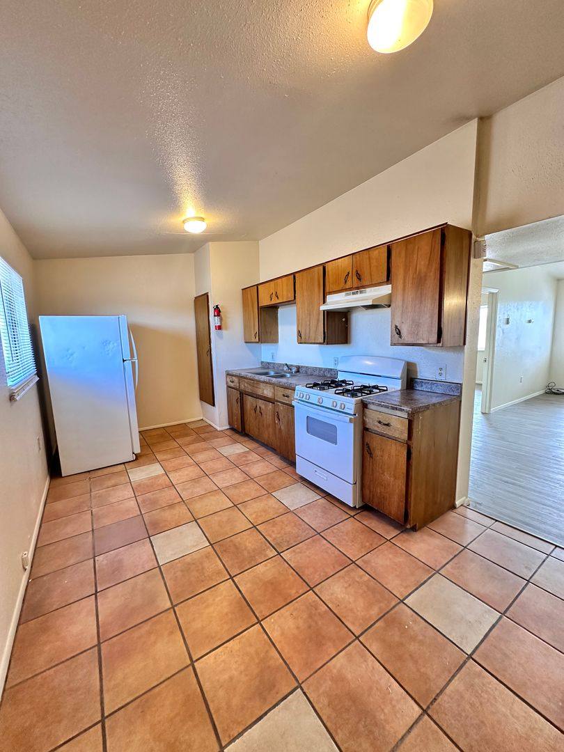 Apartment for rent at 3800 Flora Vista Ave SW, Albuquerque, NM 87121