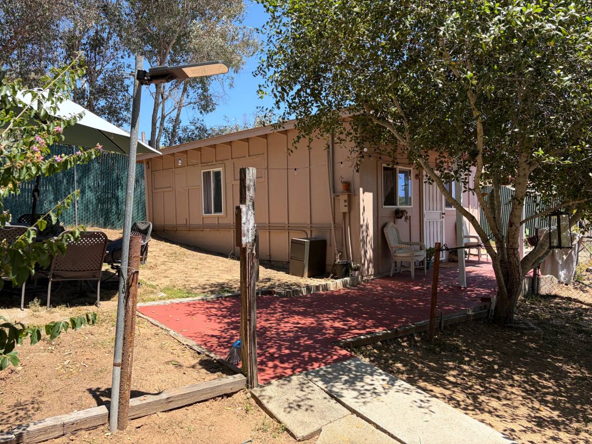 House for rent at 3708 Linda Vista Dr #C, Fallbrook, CA 92028