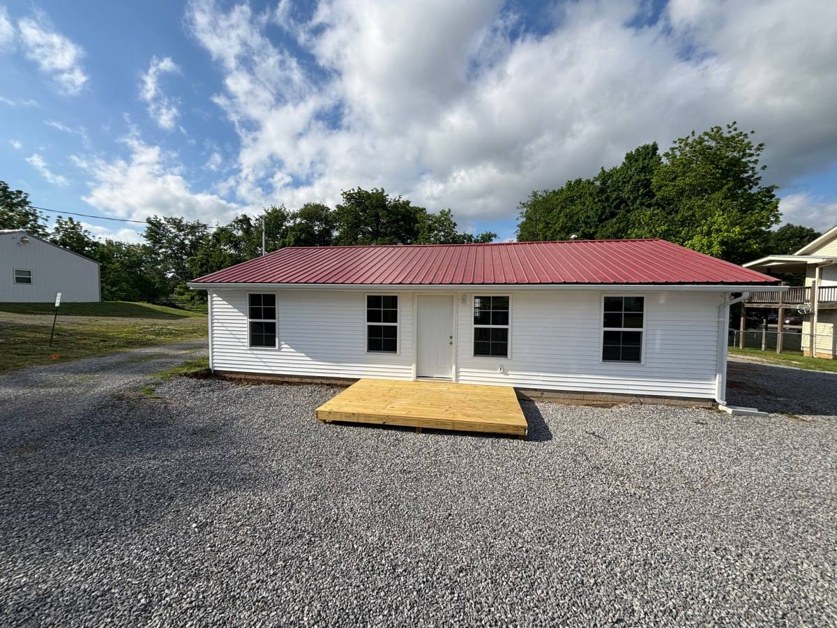 Apartment for rent at 402 College St, Lebanon, TN 37087