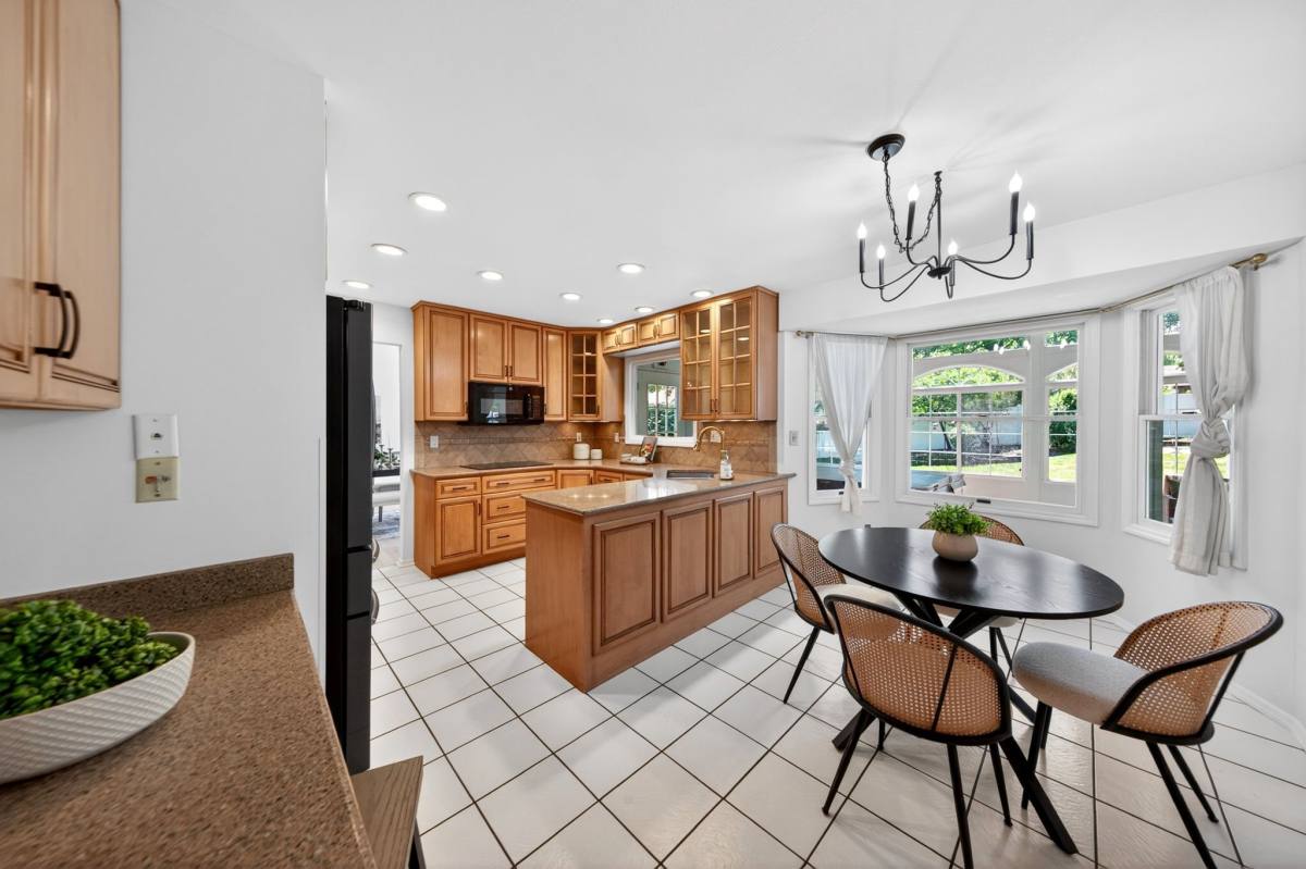 House for rent at 2019 Cedarmill Dr, Chesterfield, MO 63017