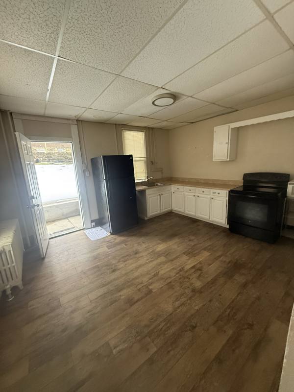 Apartment for rent at 120-122 N 3rd St #B, Jeannette, PA 15644