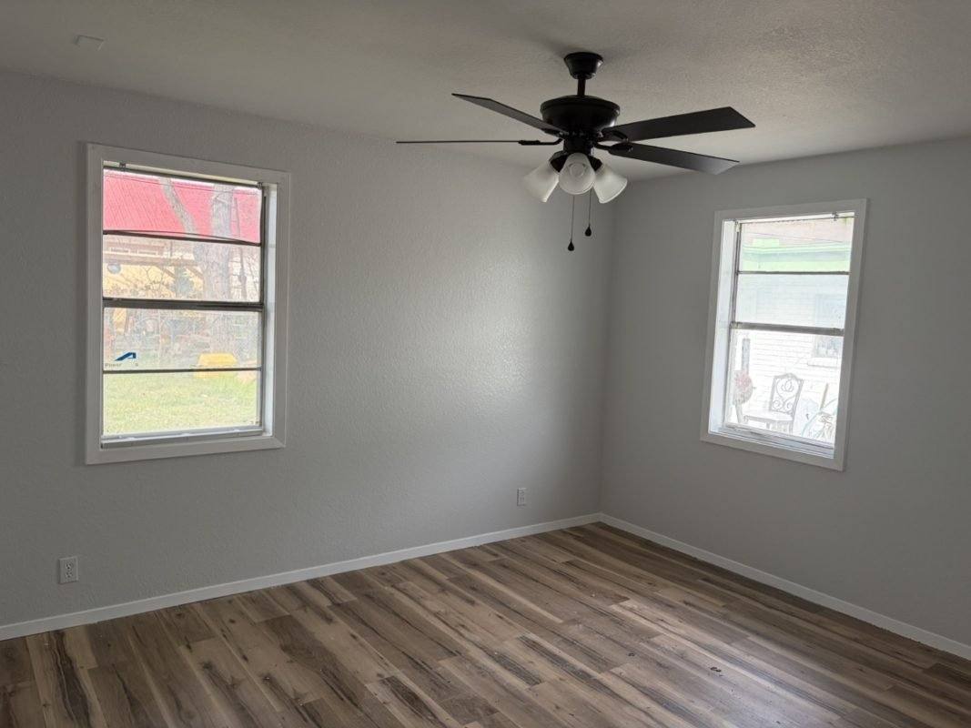 Townhouse for rent at 604 W 4th St, Taylor, TX 76574