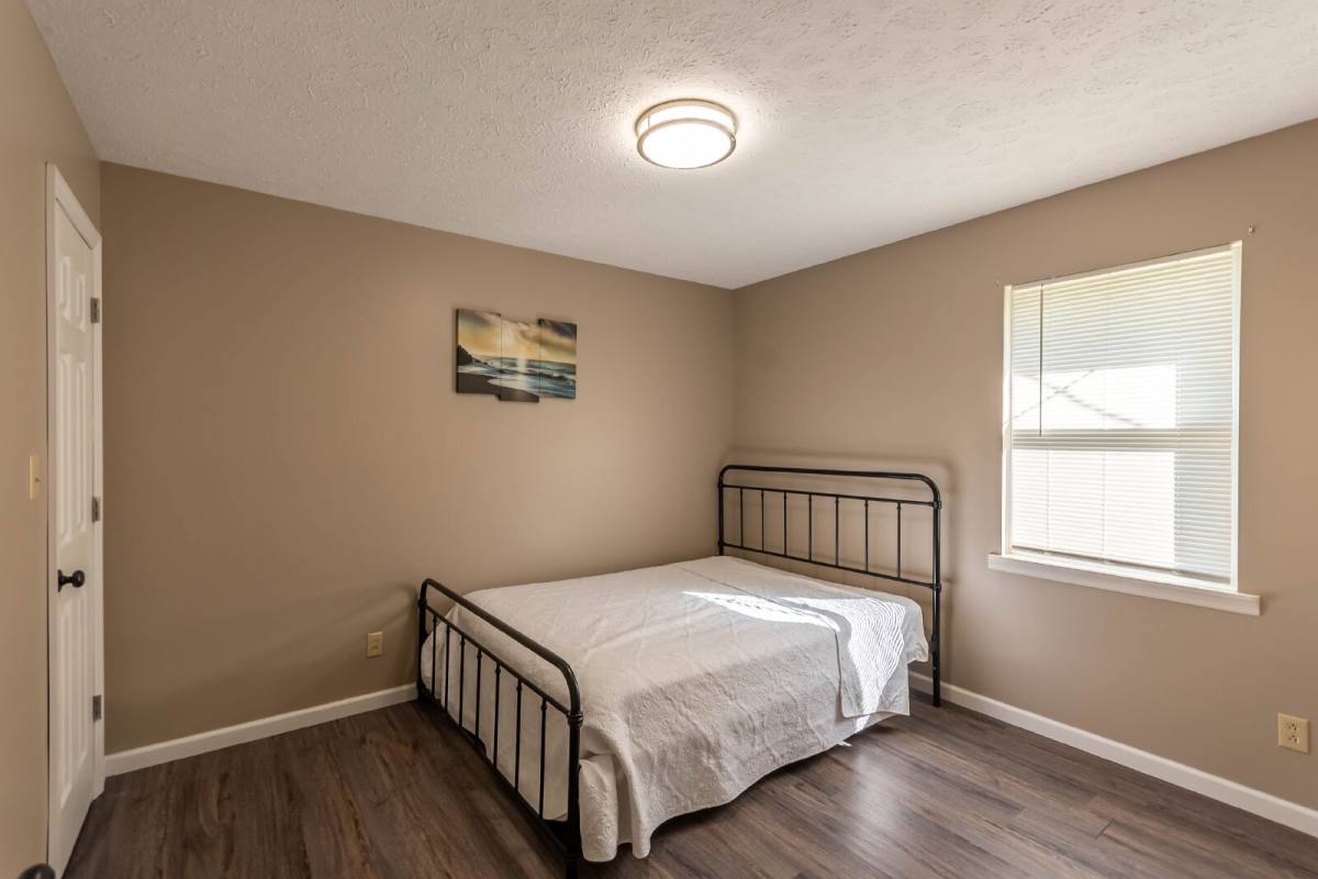 Townhouse for rent at 118 E Acres Ave #B, Waverly, TN 37185