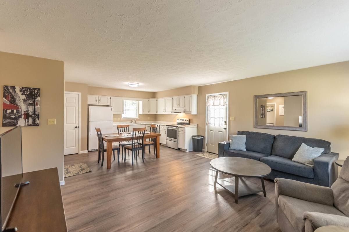 Townhouse for rent at 118 E Acres Ave #B, Waverly, TN 37185