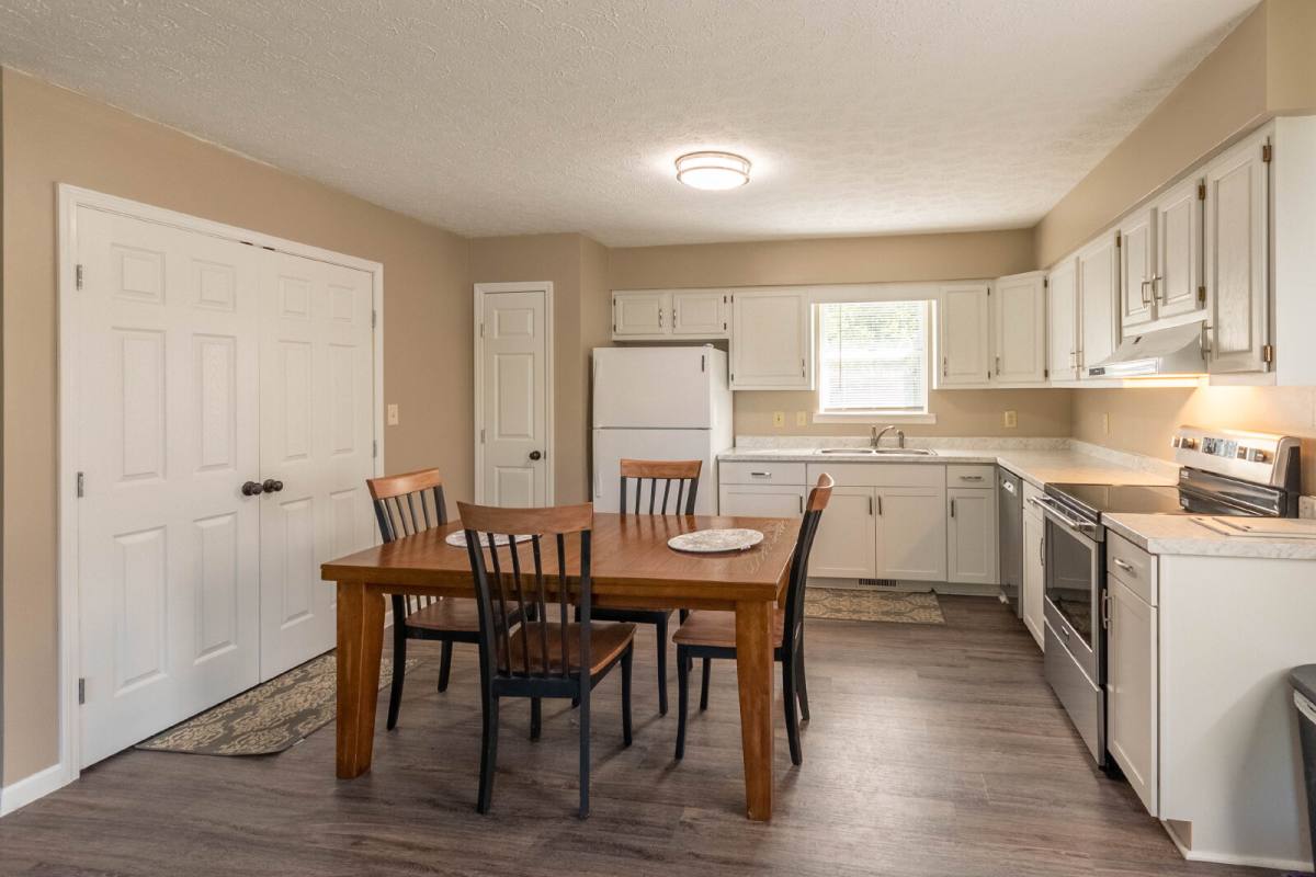 Townhouse for rent at 118 E Acres Ave #B, Waverly, TN 37185