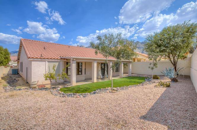 House for rent at 10019 N Roxbury Dr, Tucson, AZ 85737