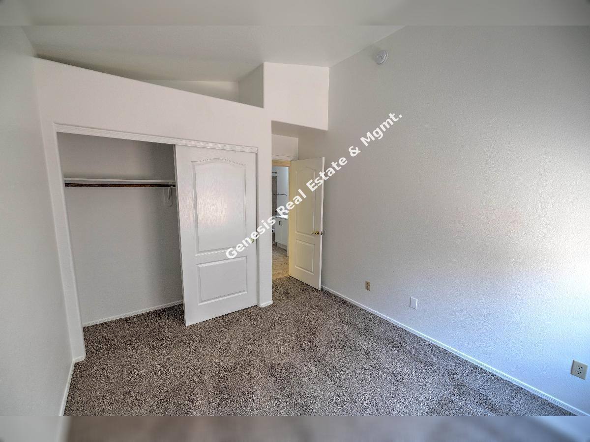 House for rent at 10019 N Roxbury Dr, Tucson, AZ 85737
