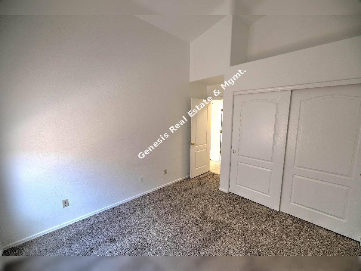 House for rent at 10019 N Roxbury Dr, Tucson, AZ 85737