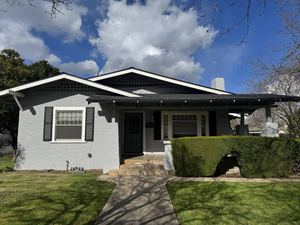 Apartment for rent at 1007 W 18th St, Merced, CA 95340