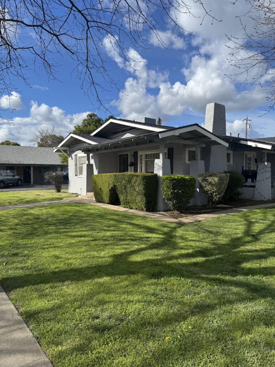 Apartment for rent at 1007 W 18th St, Merced, CA 95340