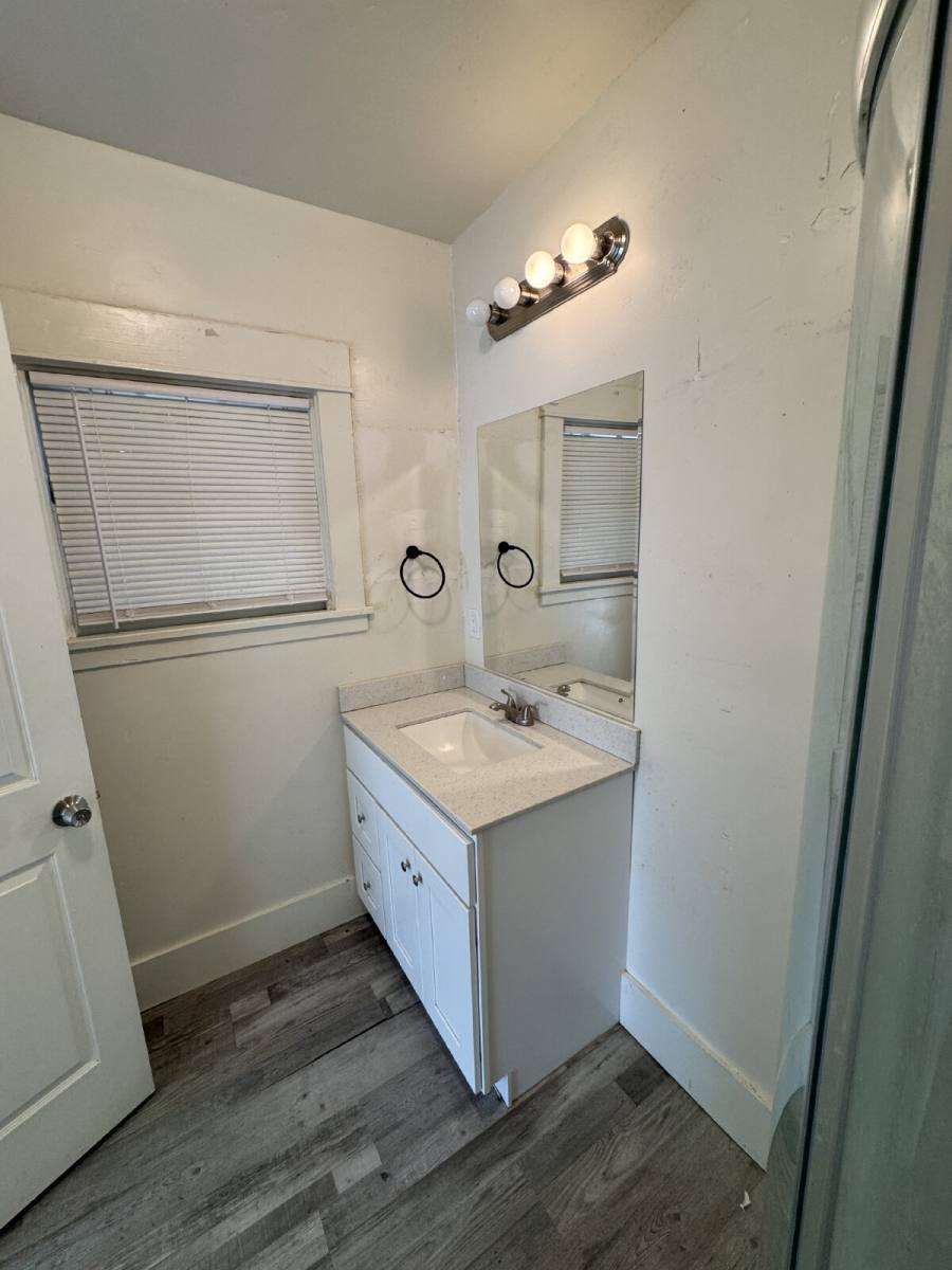 Apartment for rent at 1007 W 18th St, Merced, CA 95340