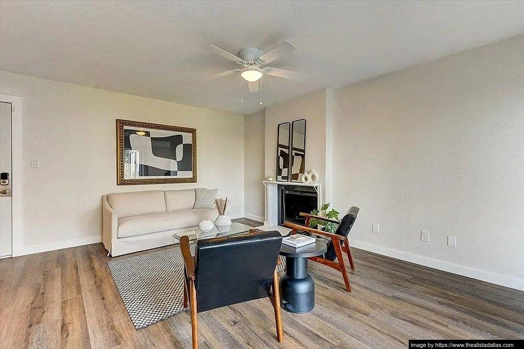 Apartment for rent at 10028 Royal Lane #112, Dallas, TX 75238