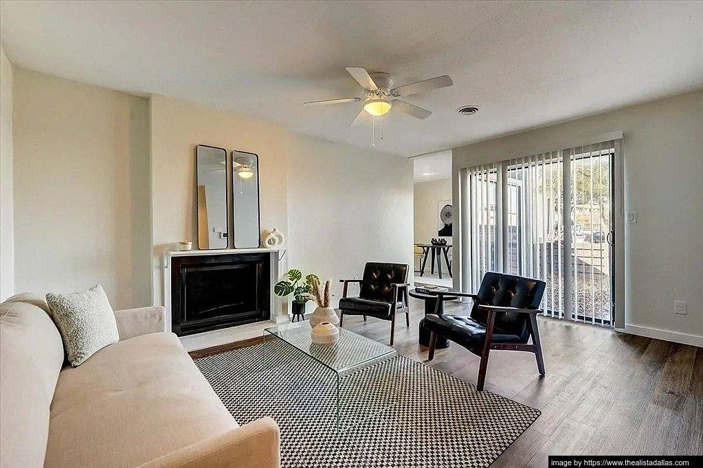 Apartment for rent at 10028 Royal Lane #112, Dallas, TX 75238