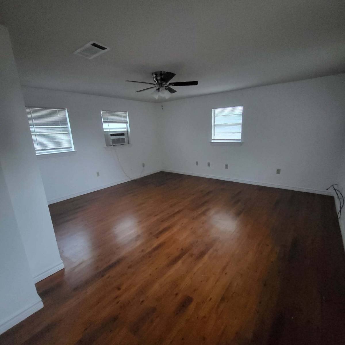 Townhouse for rent at 702 8th St #2, Floresville, TX 78114